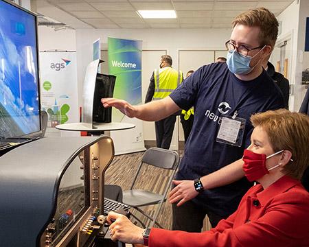 The First Minister tried out one of the simulators today at Glasgow Airport. 