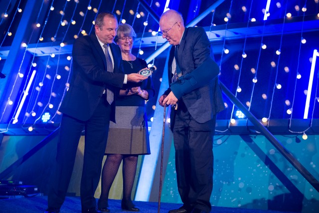 Dr Stephen Breslin and Prof Gillian Wright from STFC present Prof Sir James Hough with the Inspiring Innovation Award.