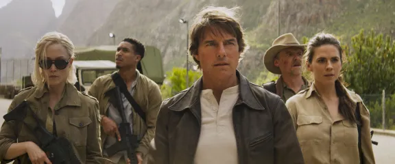 Tom Cruise as Ethan Hake and rest of cast. 