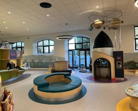 STEM Starts Discovery Hub